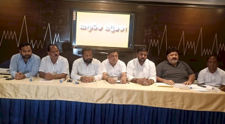 क्षेत्रीय ठेका श्रमिक संघ ने ओवरलोड मुद्दे पर प्रेस कॉन्फ्रेंस की