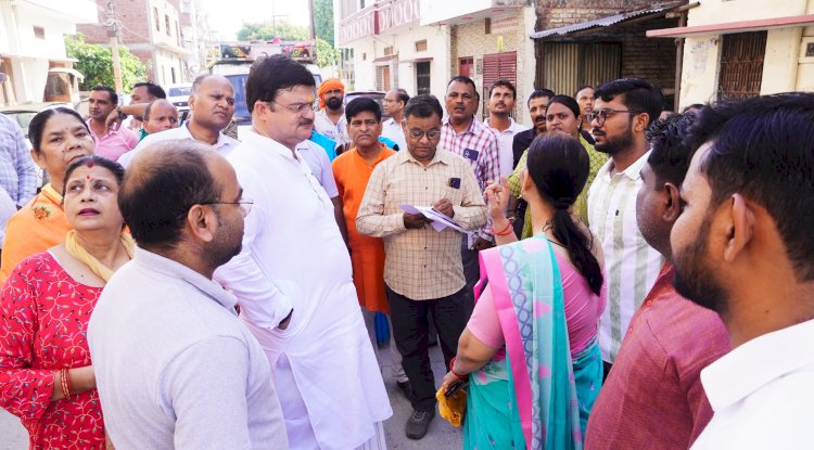 अयोध्या के विभिन्न अंचलों में जल निकासी व अन्य समस्याओं से जूझ रही है जनता 