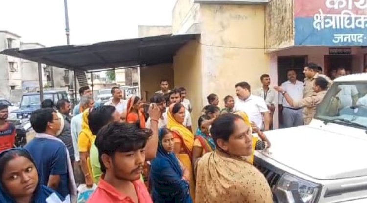 बाग बीजेशी के पीड़ित दलितों ने अधिकारियों से की मुलाकात 
