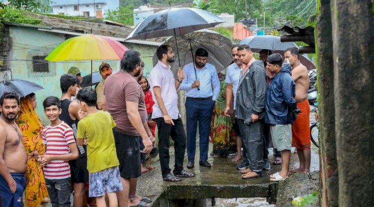 जल भराव वाले इलाकों में कलेक्टर का दौरा 