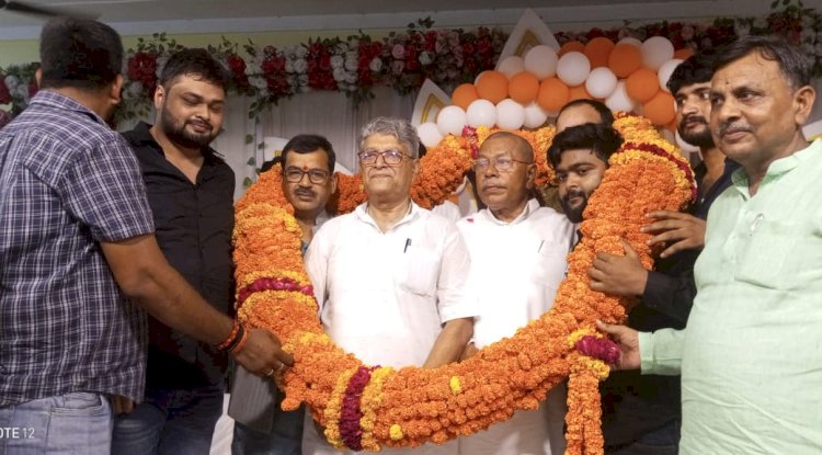  महिला सदस्यों को एलसीडी पुरुष सदस्यों को मोबाइल भेंट