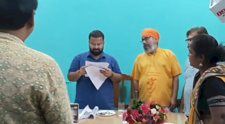 जिलाधिकारी के पास पहुँचा राजगांगपुर प्रखंड़ का विवाद 
