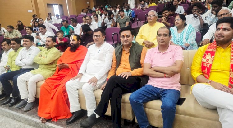 स्वतंत्रता दिवस के अवसर पर कवि सम्मेलन का आयोजन 