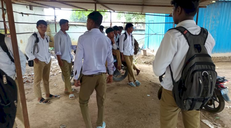 छात्र-छात्राओं के साथ अमानवीय व्यवहार