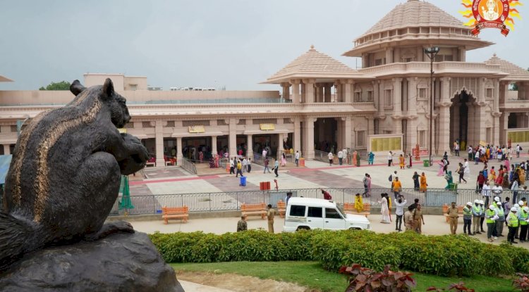 राम मन्दिर में गिलहरी को मिला विशेष स्थान