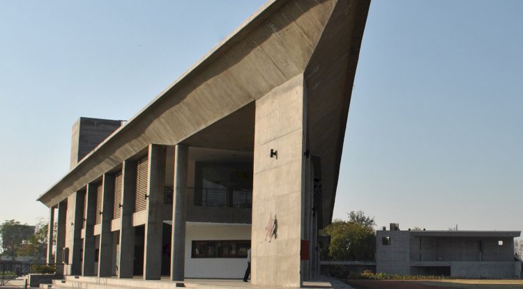 अमित साह ने किया वीर सावरकर स्पोर्ट्स कॉम्प्लेक्स का उद्घाटन