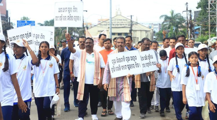 स्कूल में छात्रों की उपस्थिति और‌ सीखने का माहौल बनाने पर जोर