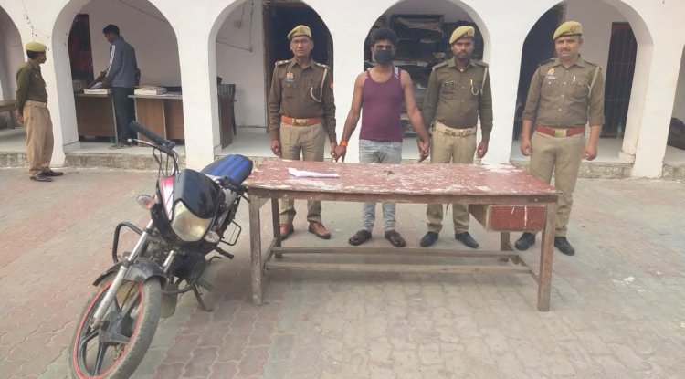 अवैध तमंचा व चोरी की मोटरसाइकिल के साथ अभियुक्त गिरफ्तार 