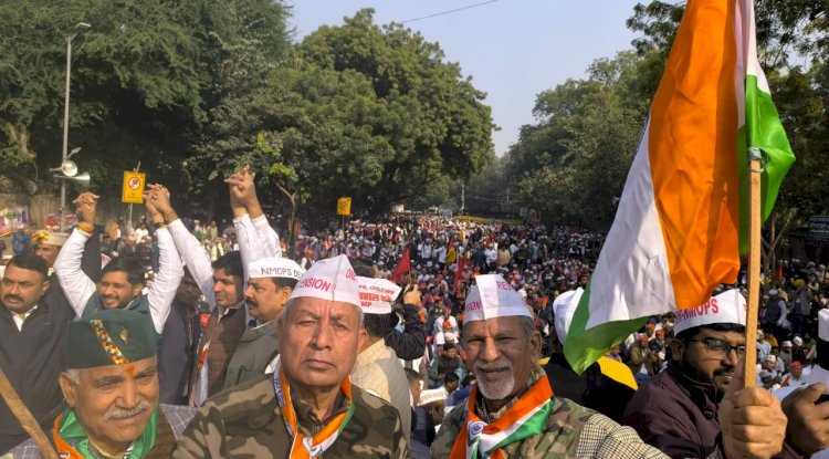 पुरानी पैंशन बहाली को लेकर पूर्व अर्धसैनिकों ने जंतर मंतर पर जताया रोष
