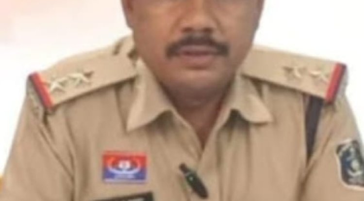 थाना प्रभारी की ट्रक की चपेट में आने से हुई दर्दनाक मौत