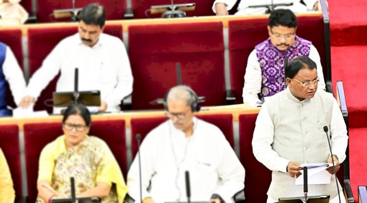 73 बांग्लादेशी नागरिकों को किया निर्वासित