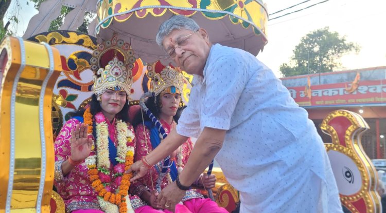 रामनवमी पर अयोध्या में निकली भव्य शोभायात्रा
