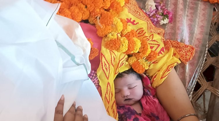 शादी के दस साल बाद हुई मृत संतान सदमे में माँ भी चल बसी