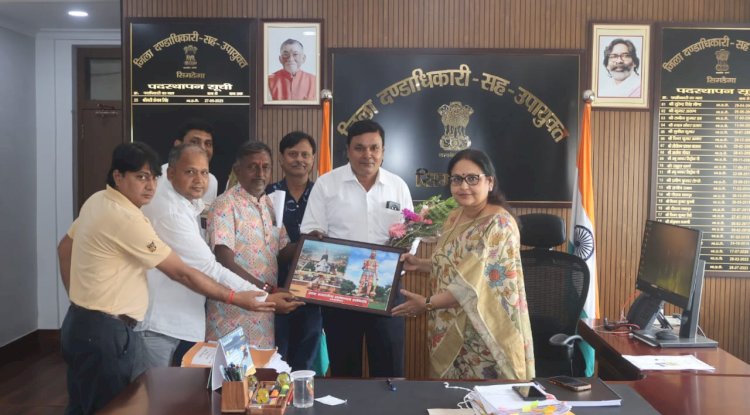 डीसी सिमडेगा के सेवा भाव सादगी और श्रद्धा के चर्चे ओडिशा तक पहुँची
