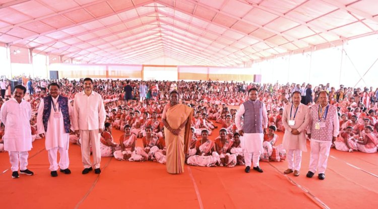राष्ट्रपति ने राउरकेला में तारामंडल और विज्ञान केंद्र का उद्घाटन किया