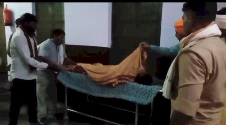 युवती ने अज्ञात करणों से स्वयं को आग लगाकर कर ली आत्महत्या
