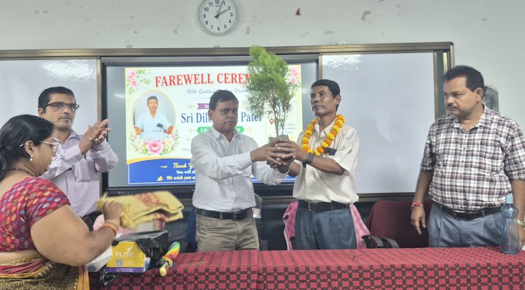 पुस्तकालय परिचालक की विदाई