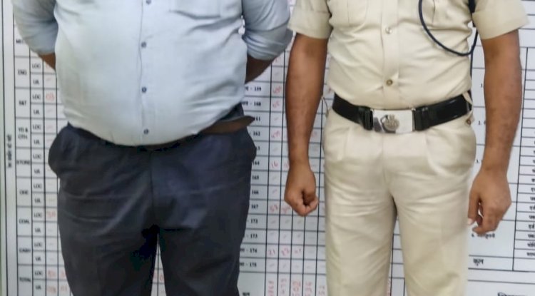 ट्रेन की पैन्ट्री में गैस सिलेंडर के उपयोग करने वाले मैनेजर गिरफ्तार