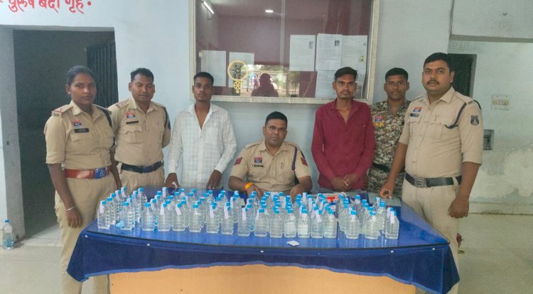 100 पाव देशी शराब के साथ दो गिरफ्तार मोटरसाइकिल जप्त