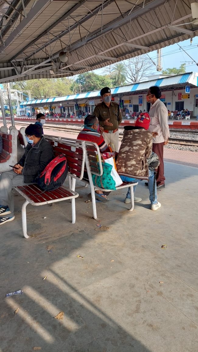 रेलवे सुरक्षा बल के द्वारा सात वेंडर्स गिरफ्तार 