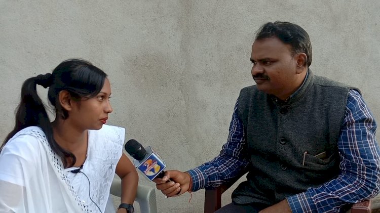 कम उम्र की जिला परिषद् प्रत्याशी लक्ष्मी लाक्रा किसानो के लिए काम करना चाहती है