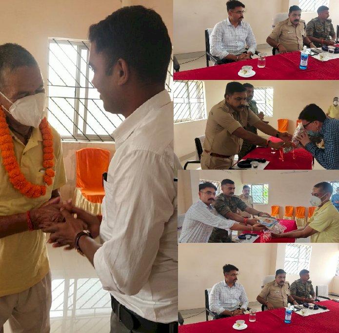 दुगनी पुलिस केंद्र में पुलिस कर्मियों का विदाई समारोह 