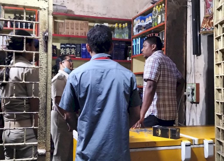 मूल्य वृद्धि को लेकर विदेशी शराब दुकानों पर कार्रवाई