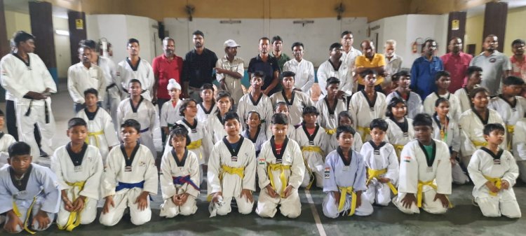 एकलव्य मार्शल आर्ट्स द्वारा आयोजित ताइक्वांडो बेल्ट टेस्ट प्रतियोगिता