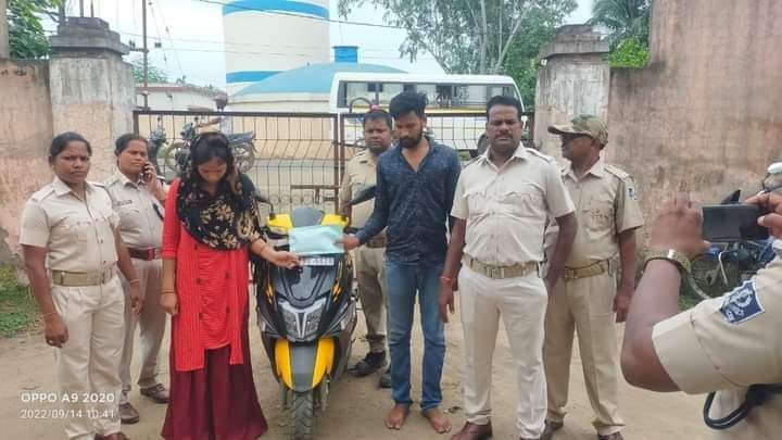 ब्राउनसुगर के साथ एक महिला व पुरुष धराए