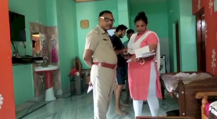अवकाश प्राप्त कर्मचारी के घर लूट 