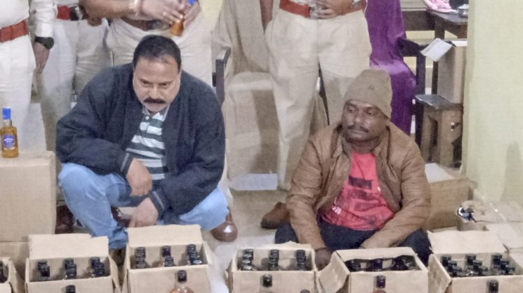 स्कूल में तैयार की जा रही थी नकली शराब 