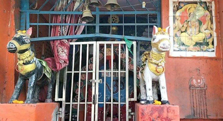 नशेडीयो ने मंदिर में किया हाथ साफ 
