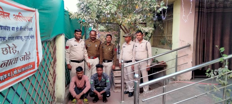 चोरी की सेंट्रीग प्लेट समेत आरोपी गिरफ्तार 