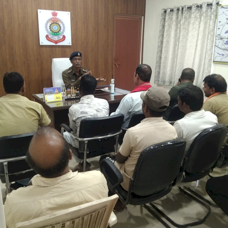 दुर्घटना रोकने के लिए आटोचालको के साथ यातायात विभाग की बैठक 