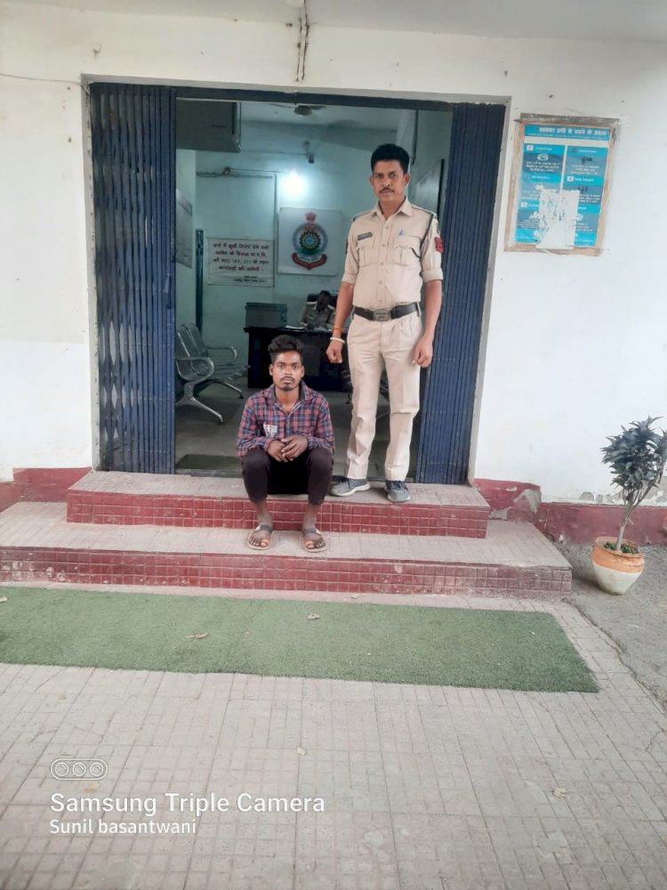 घर में घुसकर महिला से छेड़खानी करने के आरोप में एक गिरफ्तार 