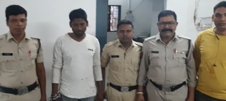 प्रेमीका की हत्या के आरोप में प्रेमी गिरफ्तार 