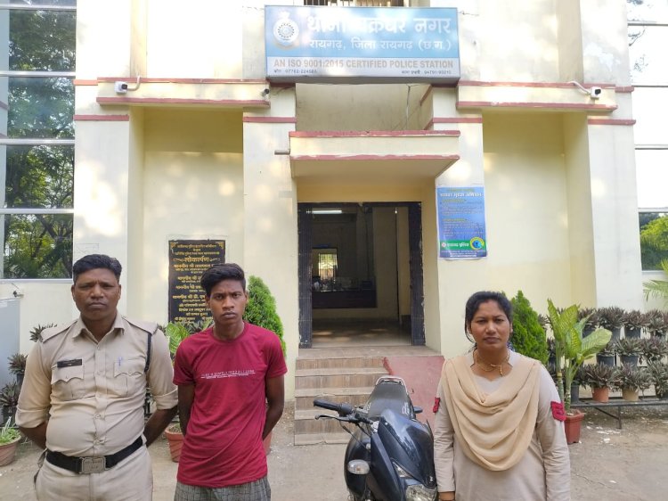चोरी की मोटरसाइकिल के साथ आरोपी गिरफ्तार 