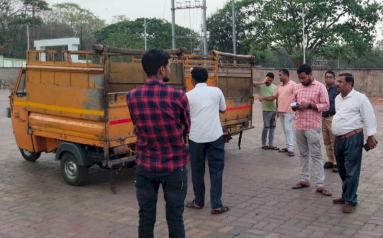 फर्जी नंबर प्लेट लगी आटो रिक्शा जब्त