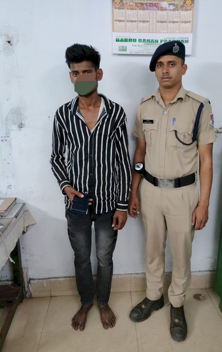 यात्री का मोबाइल चुराने वाला गिरफ्तार 