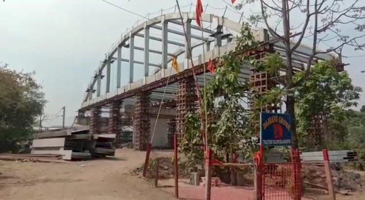 रेलवे ओवरब्रिज के लिए भूमि अधिग्रहण में अनियमितता का आरोप 