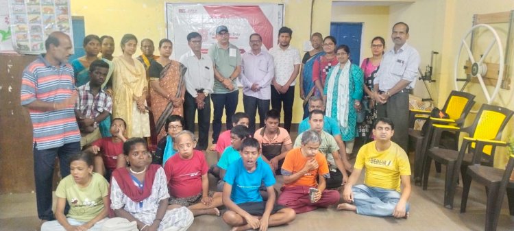 ओएमसी अधिकारियों द्वारा श्रद्धा परिदर्शन 