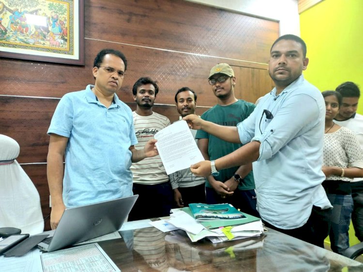 उषा सर्वे कंपनी द्वारा ठगे गए कर्मचारी 