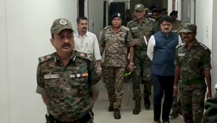 पुलिस महानिदेशक का माओवादी स्थिति की समीक्षा