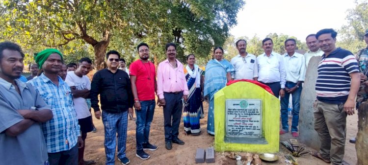 जोबा माझी ने ग्रामीणों के मूलभूत समस्याओं के समाधान का आश्वासन दिया  