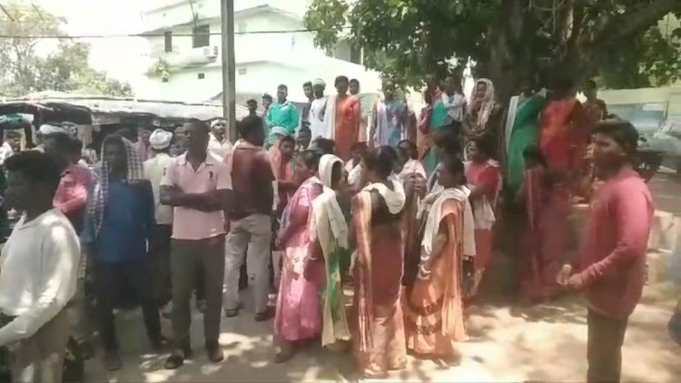 आदिवासियों की जमीन पर अवैध कब्जा की कोशिश 