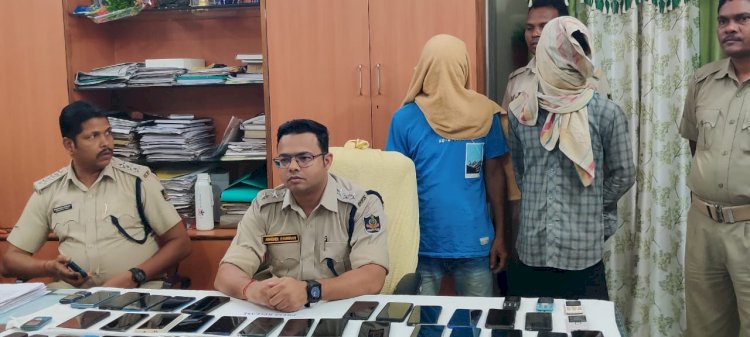 सात मोबाइल चोर चोरी के मोबाइल और नगदी समेत गिरफ्तार 