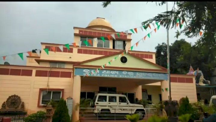 करमा पूजा देखने गई युवती के साथ सामूहिक दुष्कर्म 