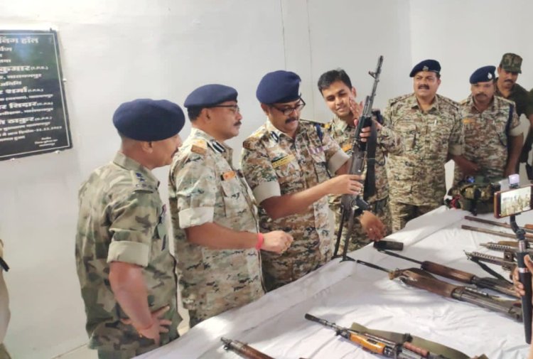 जबाबी हमले में मारे गए तीन इनामी नक्सली 