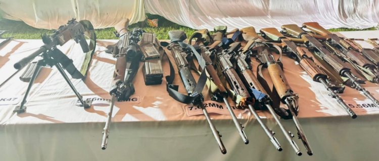 नक्सलियों और सुरक्षा बलों के बीच भीषण  मुठभेड़