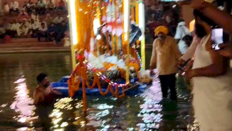 भव्य समारोह में संपन्न हुआ शरत पूर्णिमा का उत्सव 